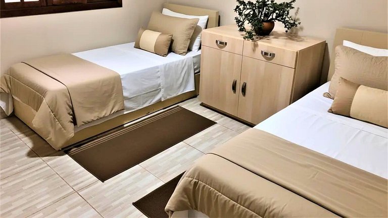 Sítio com Piscina e Área de Lazer Completa